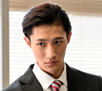 【特定！？】岩本照の実家はどこ？家族や弟つばさとの関係と車種の真相まとめ！