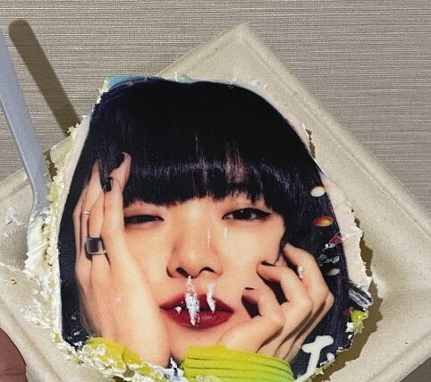 【完全解説版】あいみょんの実家が金持ち説の根拠は何？父親の職業と6人兄弟の秘密を大暴露！？