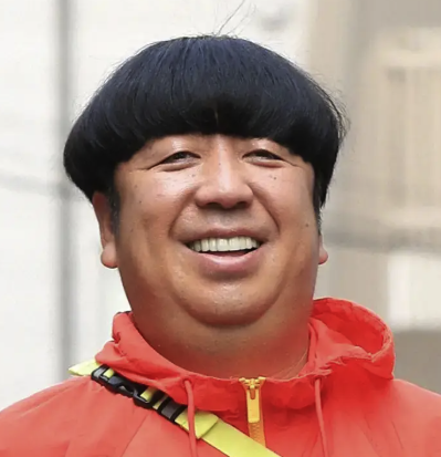 【最新版】日村勇紀の年収は本当に2億円超え？最新推定額と収入源を徹底解説