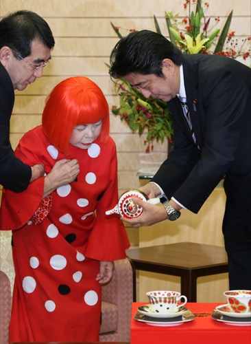 前衛芸術家の草間彌生さん