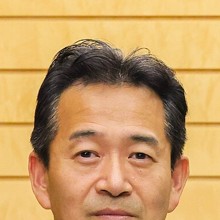 岡本三成さん
